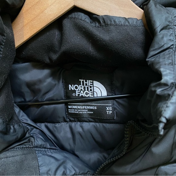 The North Face Women’s Metropolis 2 Slim Fit Parka - Picture 6 of 6